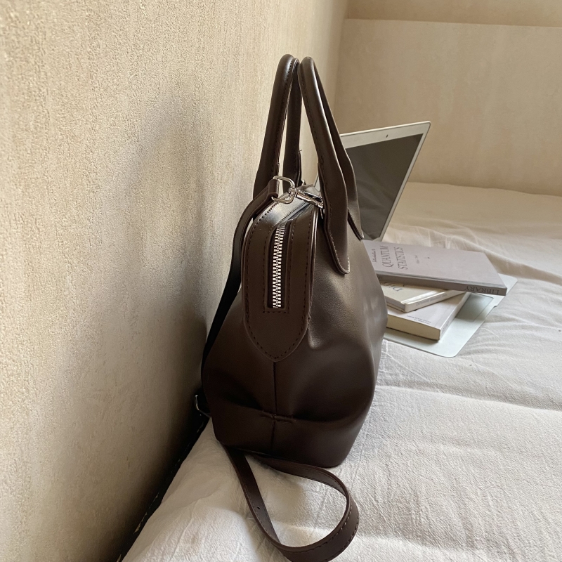 MOODS Vintage Top-handle Bags  - مراجعة Interior Design Trends 2026 وسعره