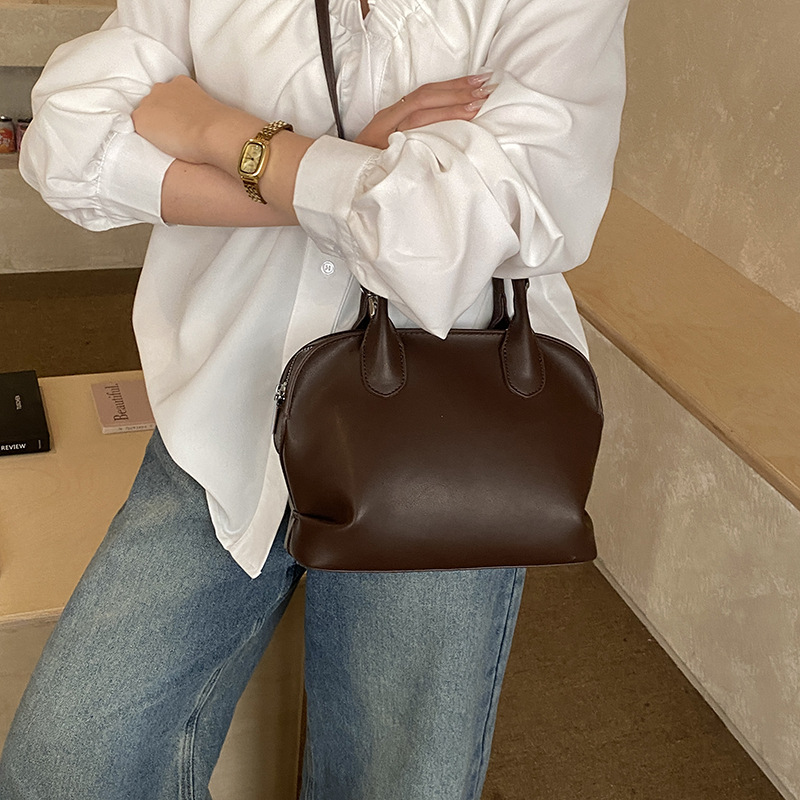 MOODS Vintage Top-handle Bags  - مراجعة Interior Design Trends 2026 وسعره