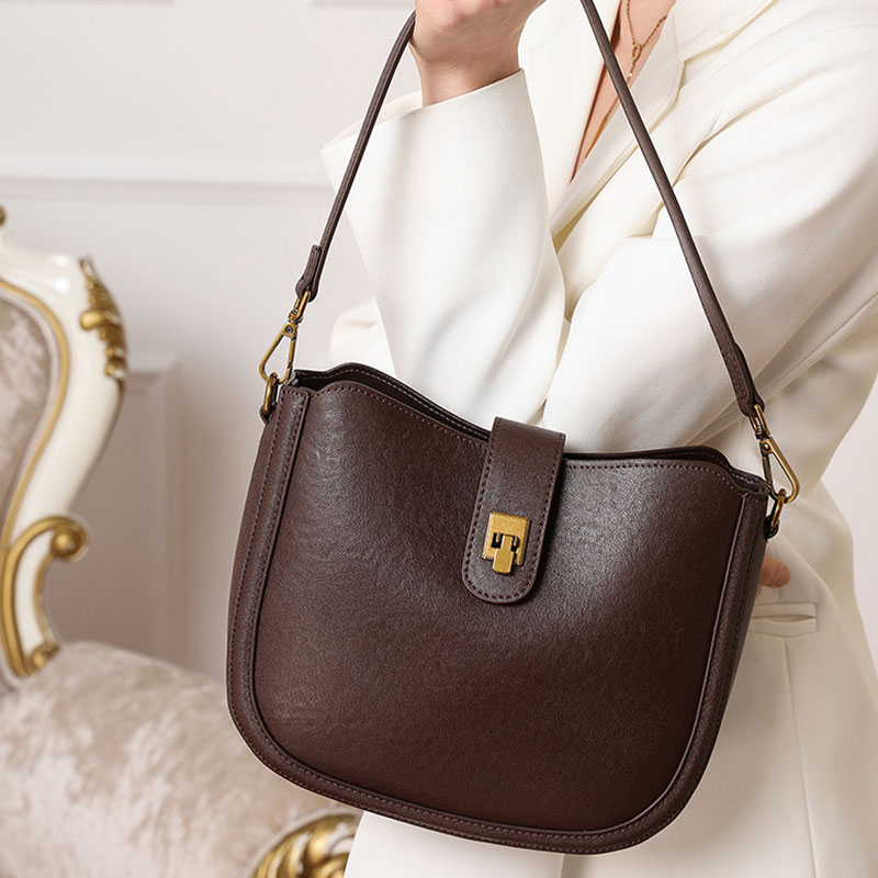 New Cowhide Women‘s Shoulder B - مراجعة Interior Design News وسعره