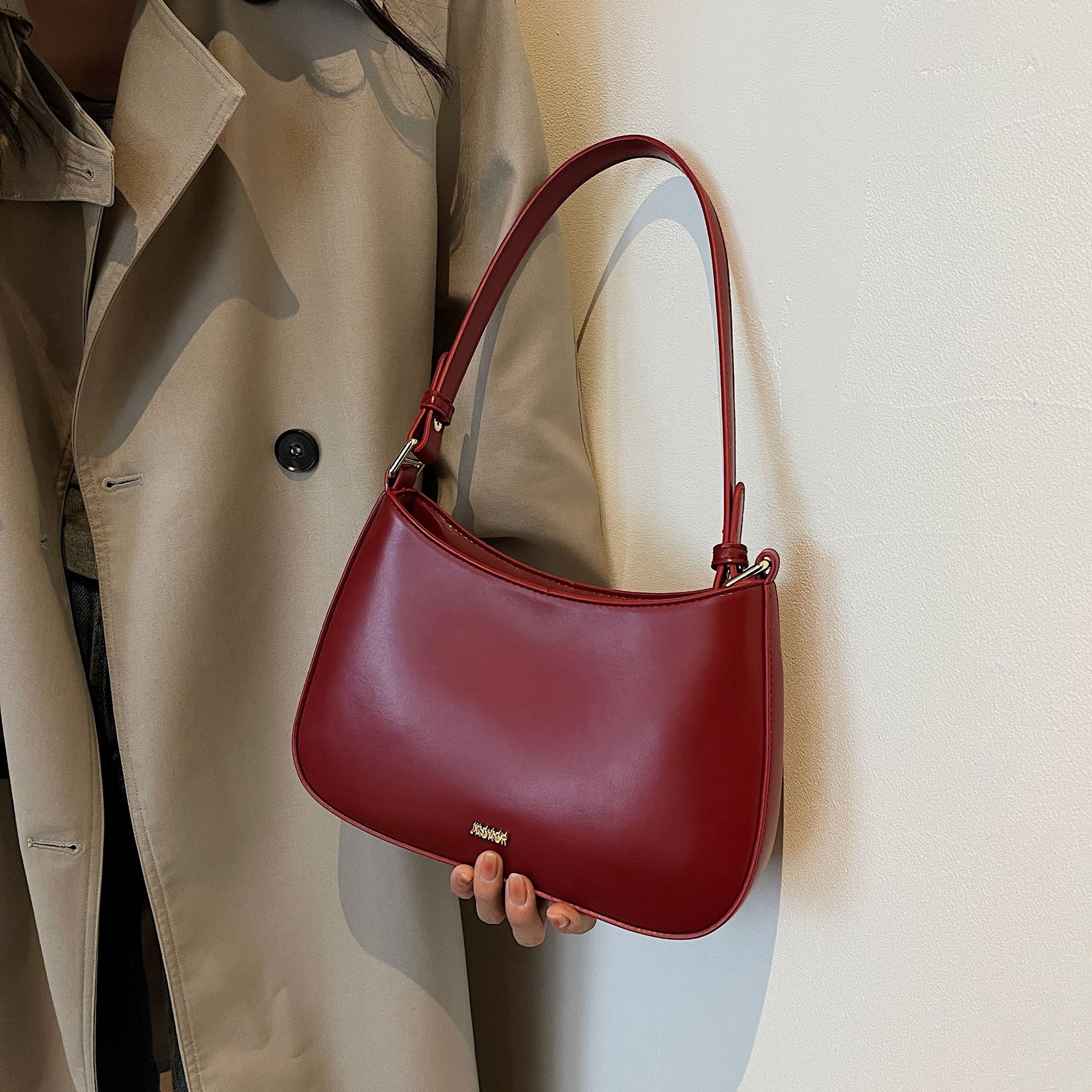 Red Underarm Shoulder Bags for - مراجعة Interior Design Trends 2026 وسعره