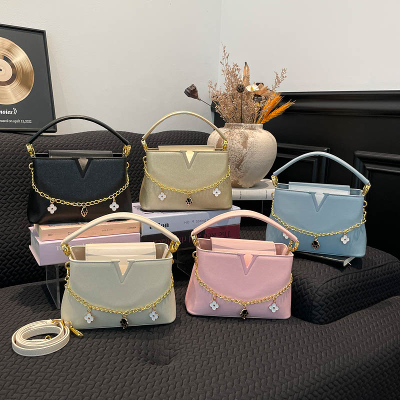 Classic Pu Leather Lady Should - مراجعة Interior Design Trends 2026 وسعره